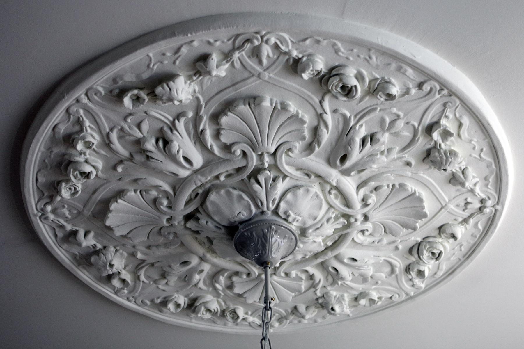 Plaster ceiling rosette — DeCorGips
