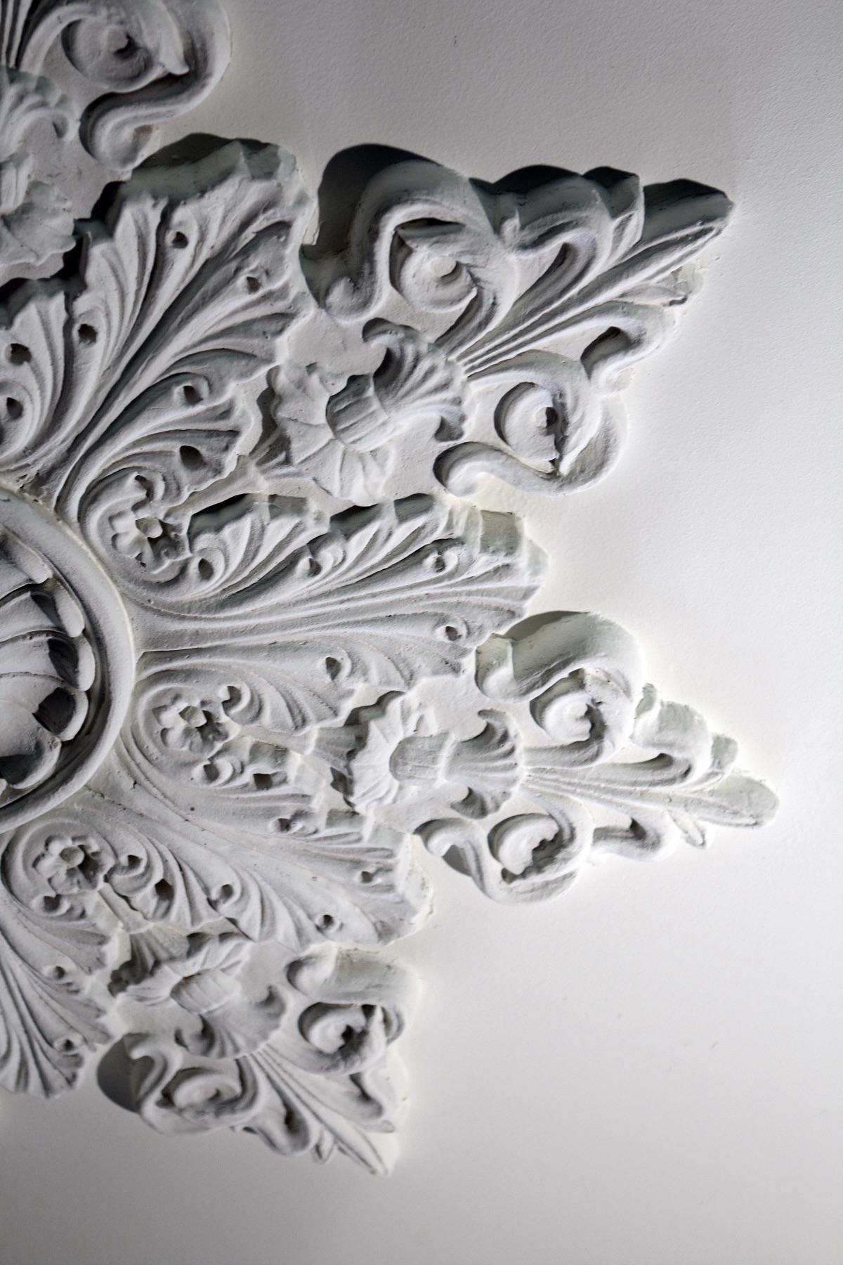 Plaster ceiling rosette — DeCorGips