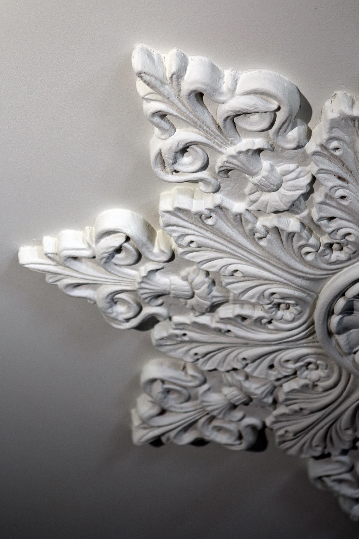 Plaster ceiling rosette — DeCorGips