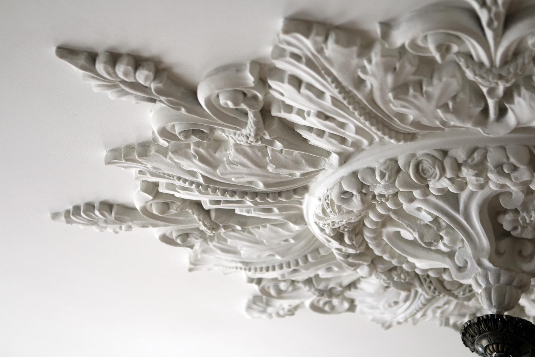 Plaster ceiling rosette — DeCorGips