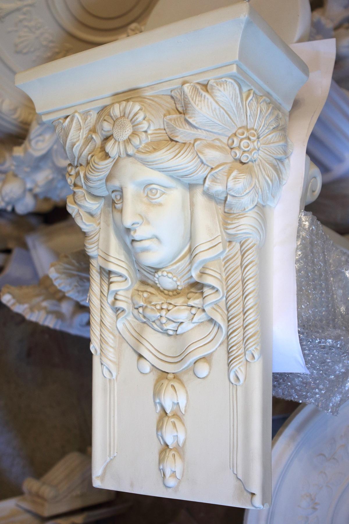 Decorative plaster element — DeCorGips