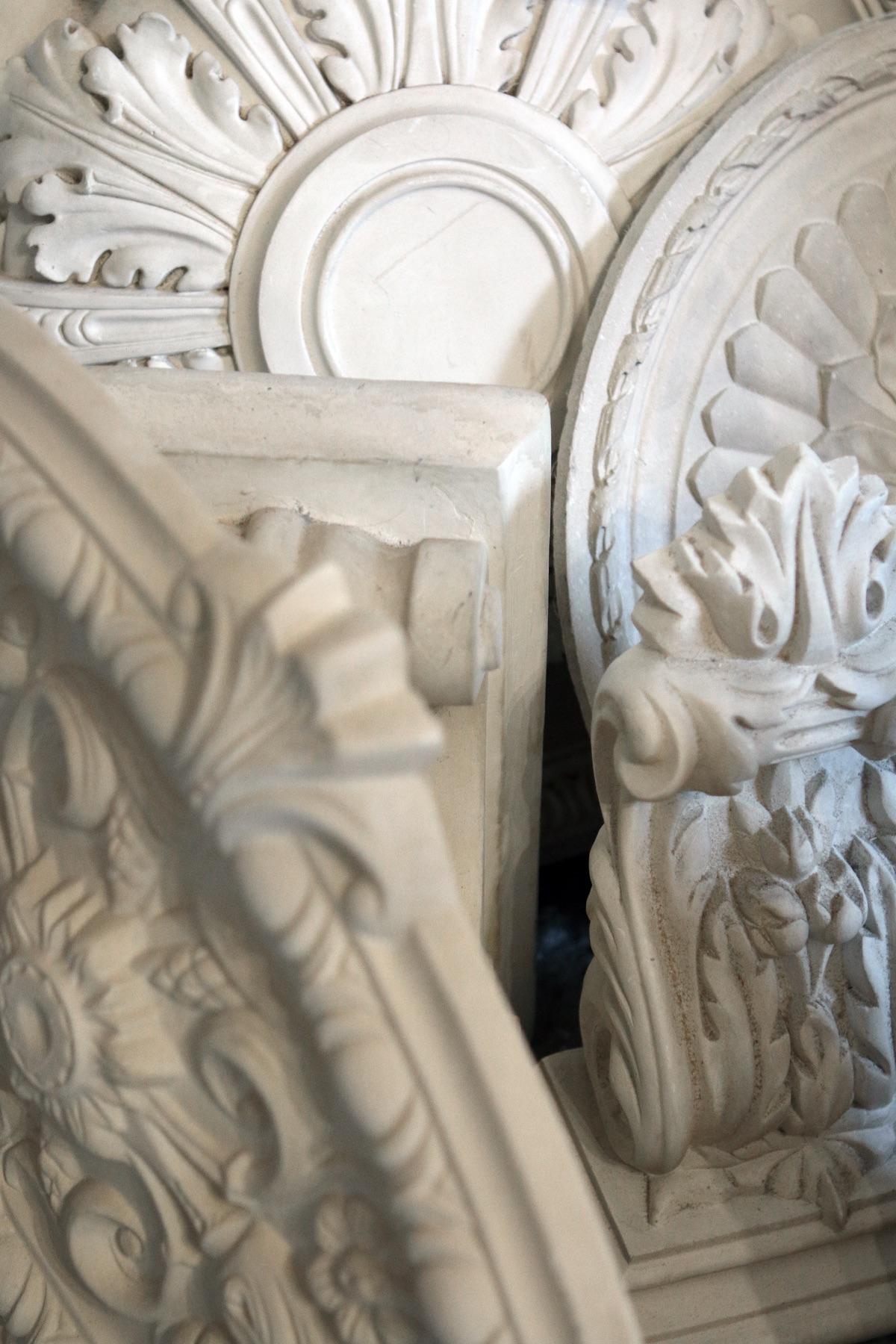 Close-up of plaster ornament — DeCorGips