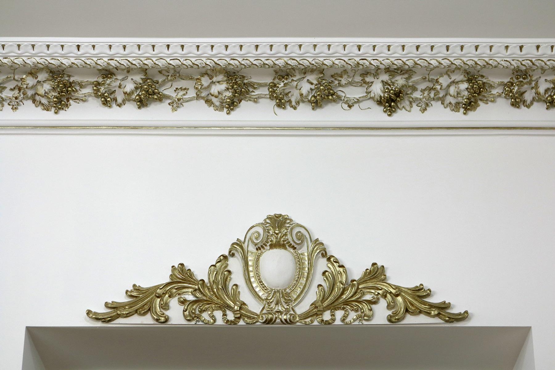 Decorative plaster cornice — DeCorGips