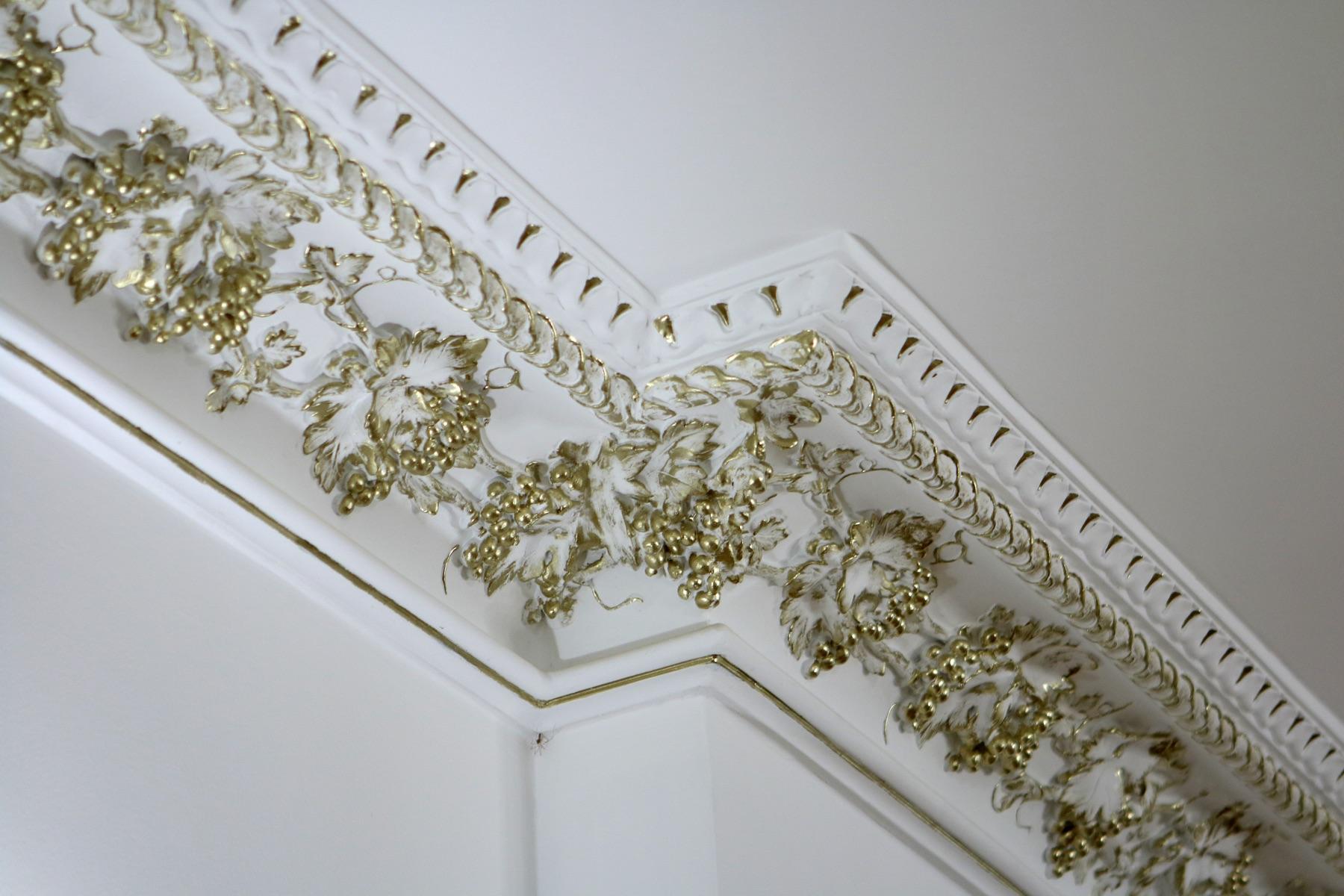 Decorative plaster cornice — DeCorGips