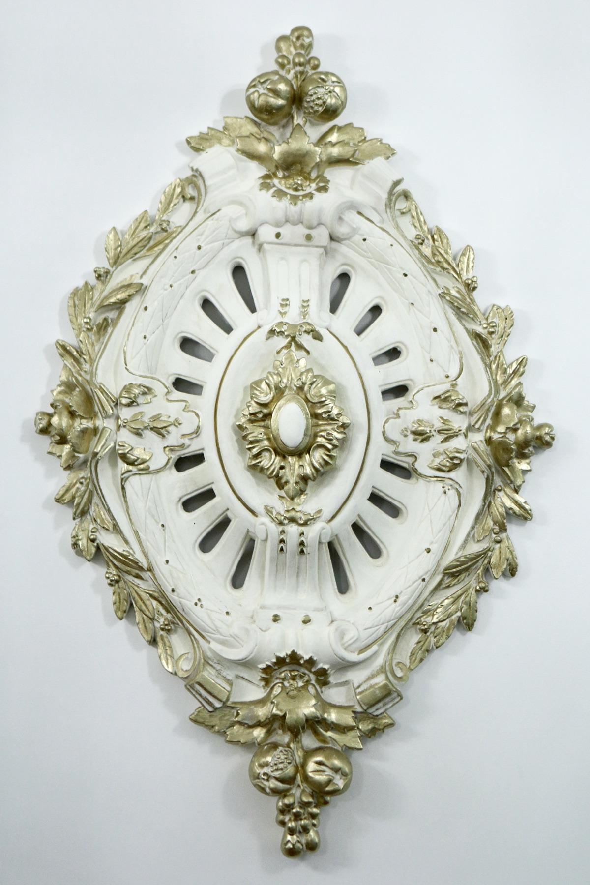 Decorative plaster element — DeCorGips