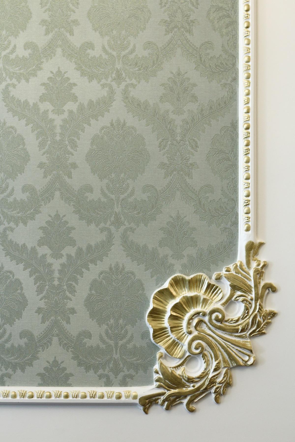 Decorative plaster element — DeCorGips