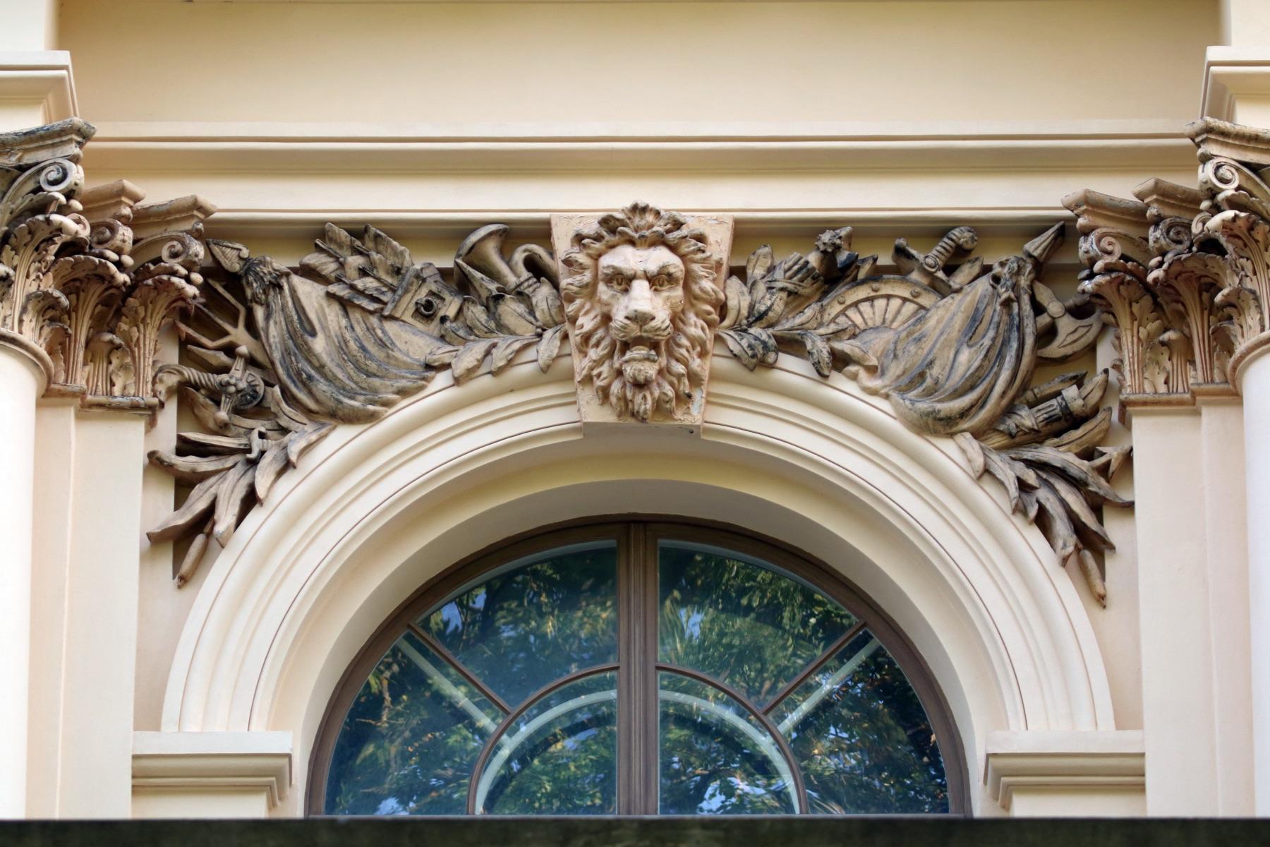 Decorative plaster element — DeCorGips